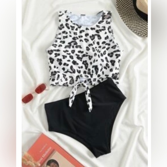 Bathing suits!! All size medium!! - Picture 7 of 8